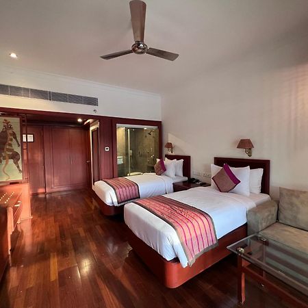 Hotel Chandela קג'ורהו מראה חיצוני תמונה