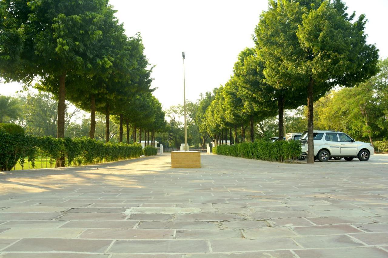 Hotel Chandela קג'ורהו מראה חיצוני תמונה