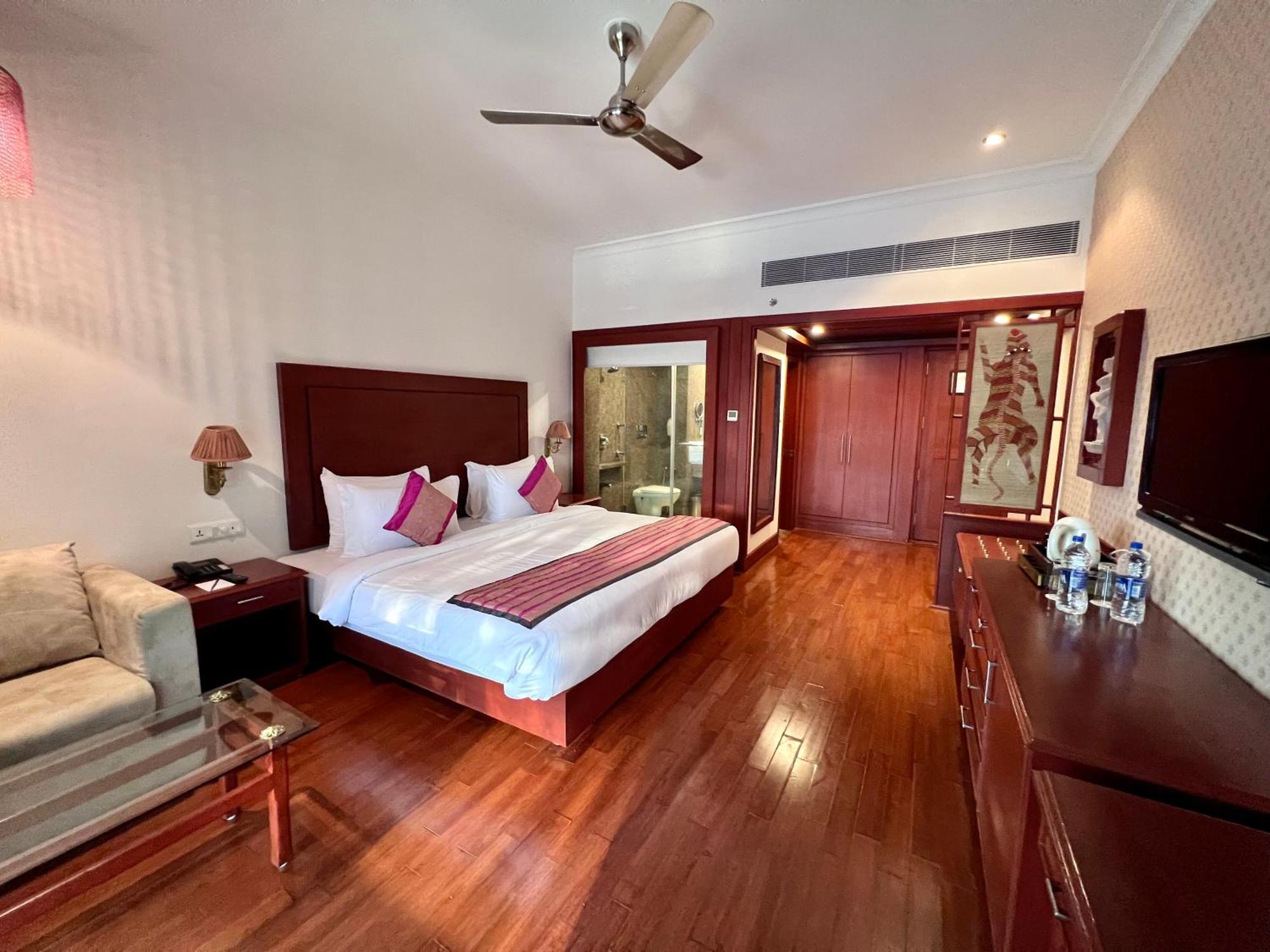 Hotel Chandela קג'ורהו מראה חיצוני תמונה